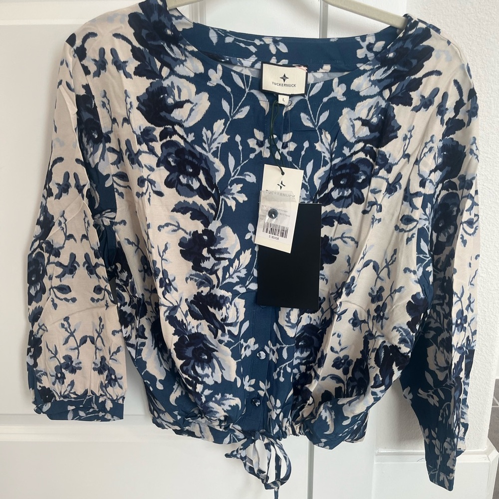 Tuckernuck Navy and Cream Floral Blouse - Picture 3 of 5